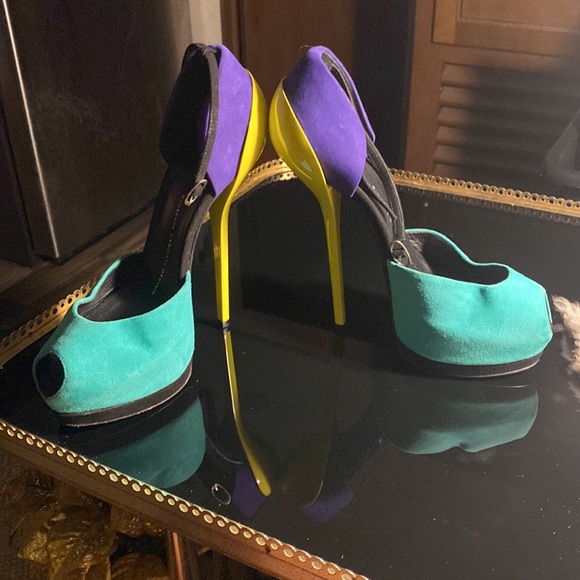 Giuseppe Zanotti - Picture 2 of 11